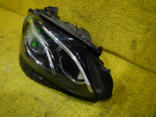 Битая Фара правая Mercedes E W213 (2016-2021) LED