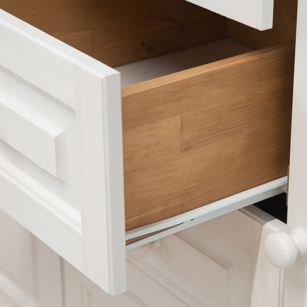 Комод белый с 4 ящиками и 2 дверями Харви из массива сосны с филенкой для спальни и кухни в викторианском стиле, комод деревянный для вещей и одежды на ножках напольный