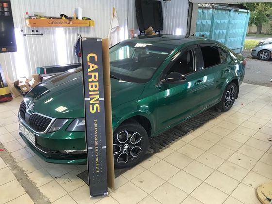 Пленка PET перламутровая зеленая темная глянцевая Agate Green Carbins