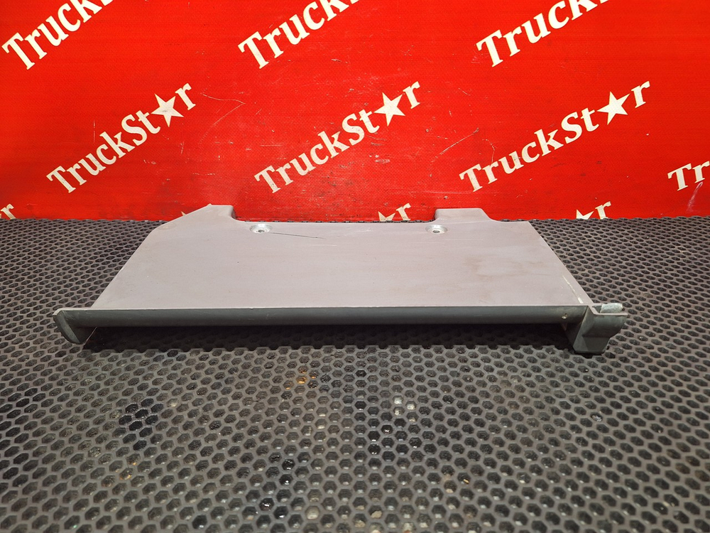 Накладка бампера правая