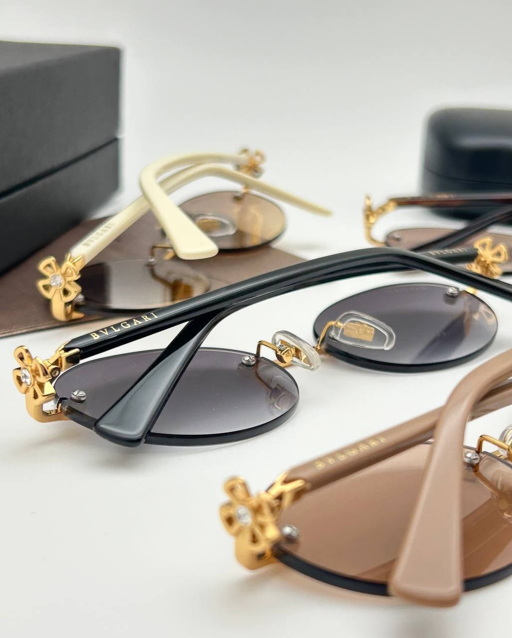 Солнцезащитные очки Bvlgari