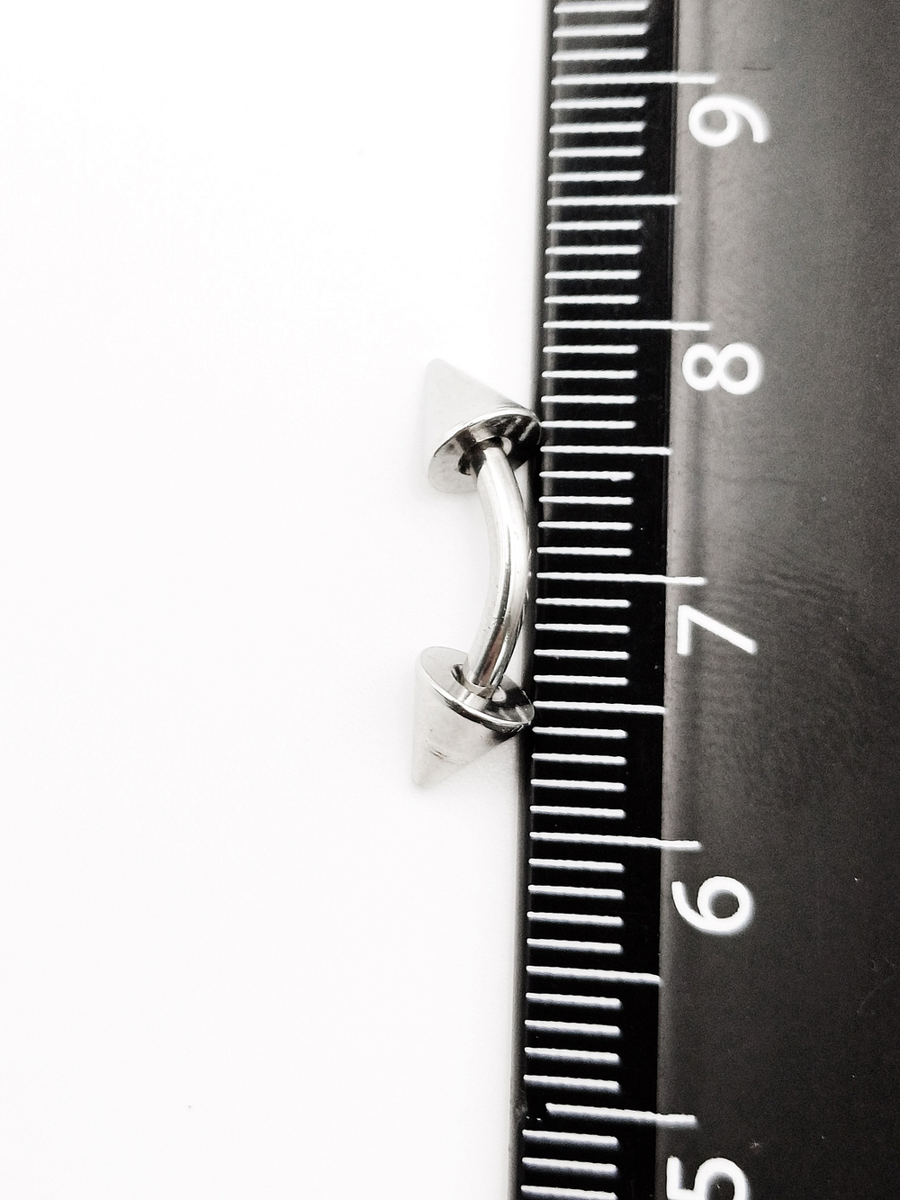 Микробанан 8 мм с конусами 6 мм для пирсинга брови, толщина 1,2 мм. Медицинская сталь