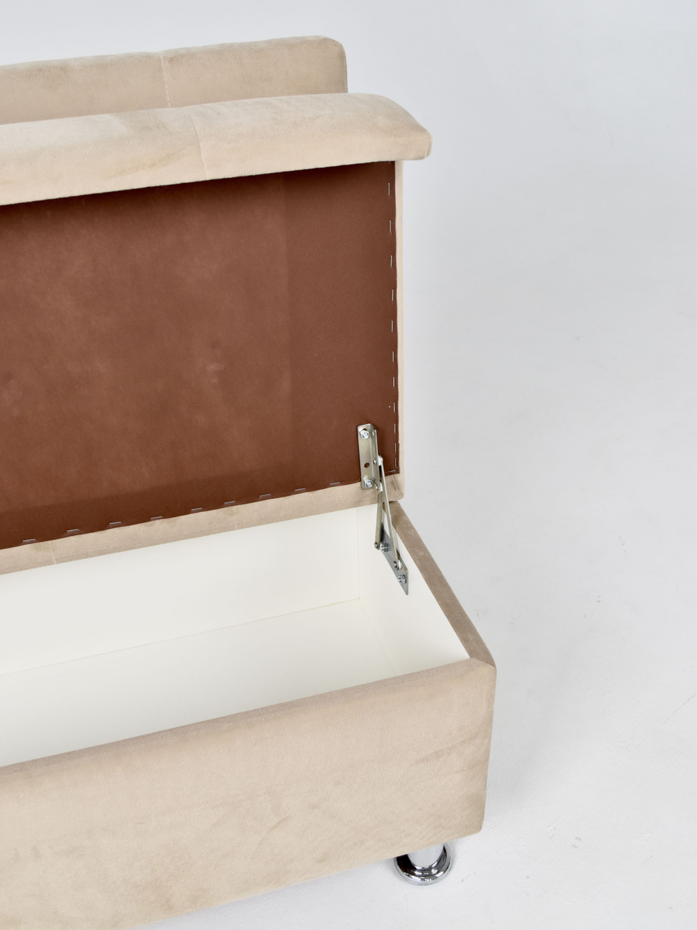 Стильный компактный диван Фабрики ОНИКС из практичного и износостойкого материала с оригинальным дизайном, вместительным ящиком для хранения, мягким наполнителем для дома, дачи и офиса