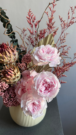 Композиция в кашпо Аришок