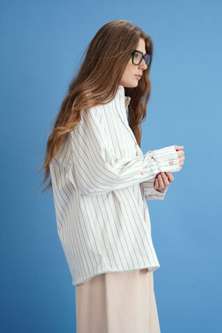 Рубашка классического кроя, зеленая полоска на персиковом