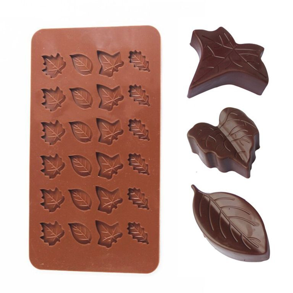 Форма силиконовая «Листики» 24 ячеек