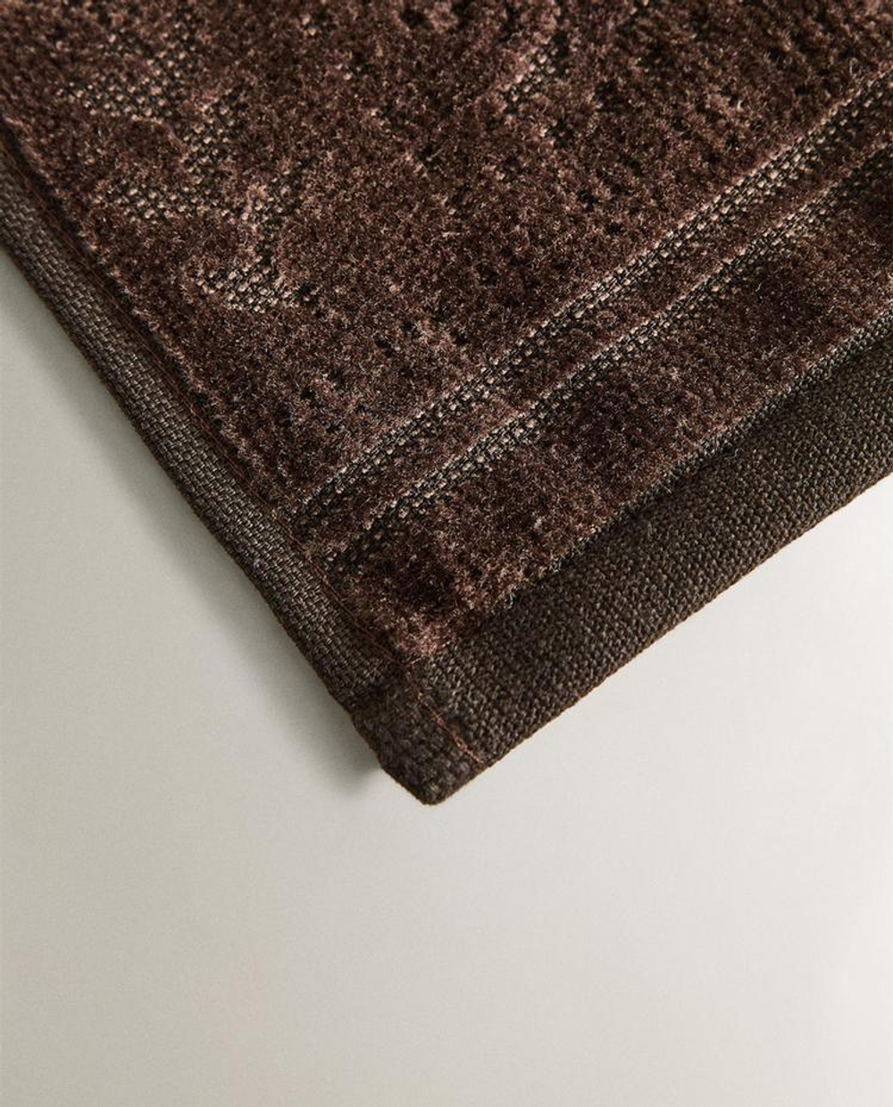 ZARA HOME ЖАККАРДОВОЕ ПОЛОТЕНЦЕ (НАБОР ИЗ 3 ШТ), ШОКОЛАДНО-КОРИЧНЕВЫЙ