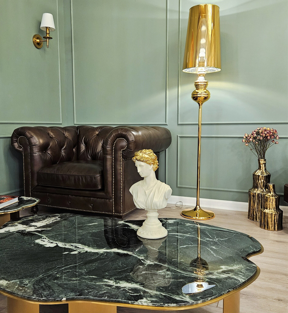 Статуэтка Figurine female