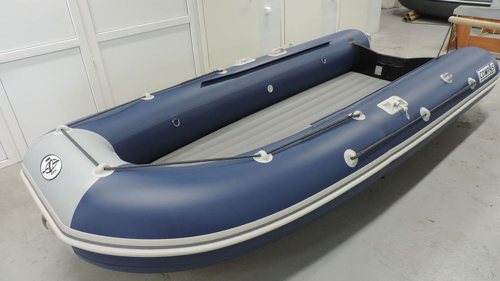 Лодка ПВХ COMPAS 400 + 4х-тактный лодочный мотор TOYAMA F40FEL-T-EFI