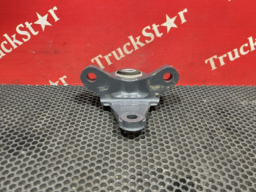 Кронштейн стойки стабилизатора 2021г