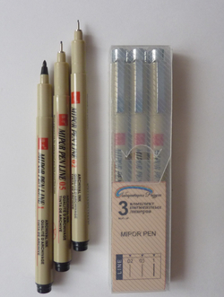 Комплект из 3-х линеров для скетчинга (в пенале)/ толщина линеров 02, 05, 1 (0,3мм; 045мм; 0,9мм)