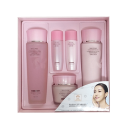 3W Clinic Flower Effect Extra Moisturizing Skin Care 3 Set набор увлажняющих средств с цветочными экстрактами и гиалуроновой кислотой