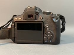 Canon 750D Kit 18-55mm IS STM 24.800 кадров