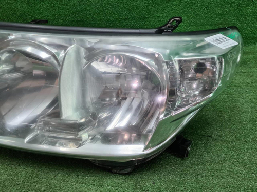 Фара левая Toyota Land Cruiser 200 (07-12) галоген