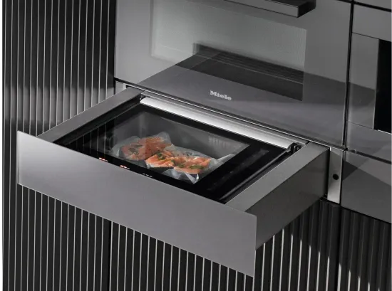 Вакуумный упаковщик Miele EVS7010 OBSW черный