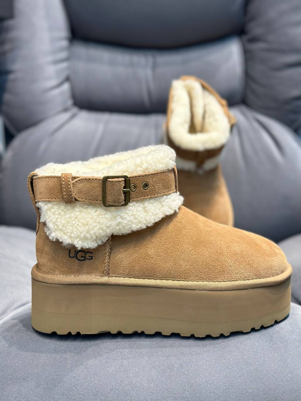 UGG