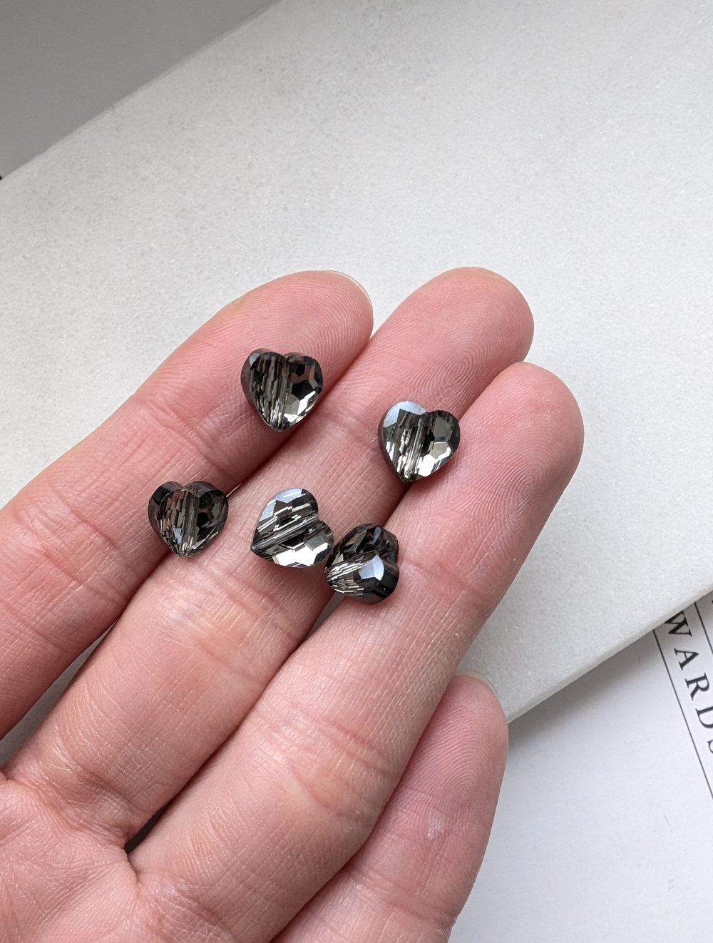 Бусины стеклянные сердце 8мм, 1шт