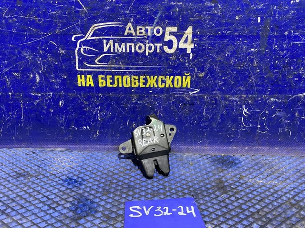 Замок багажника TOYOTA CAMRY 1993