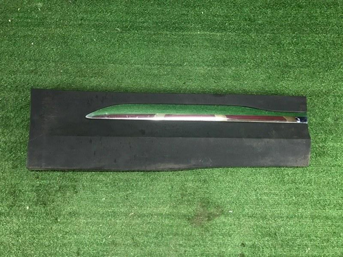 Накладка двери задняя правая Mercedes GLA H247 (2020-н.в.)