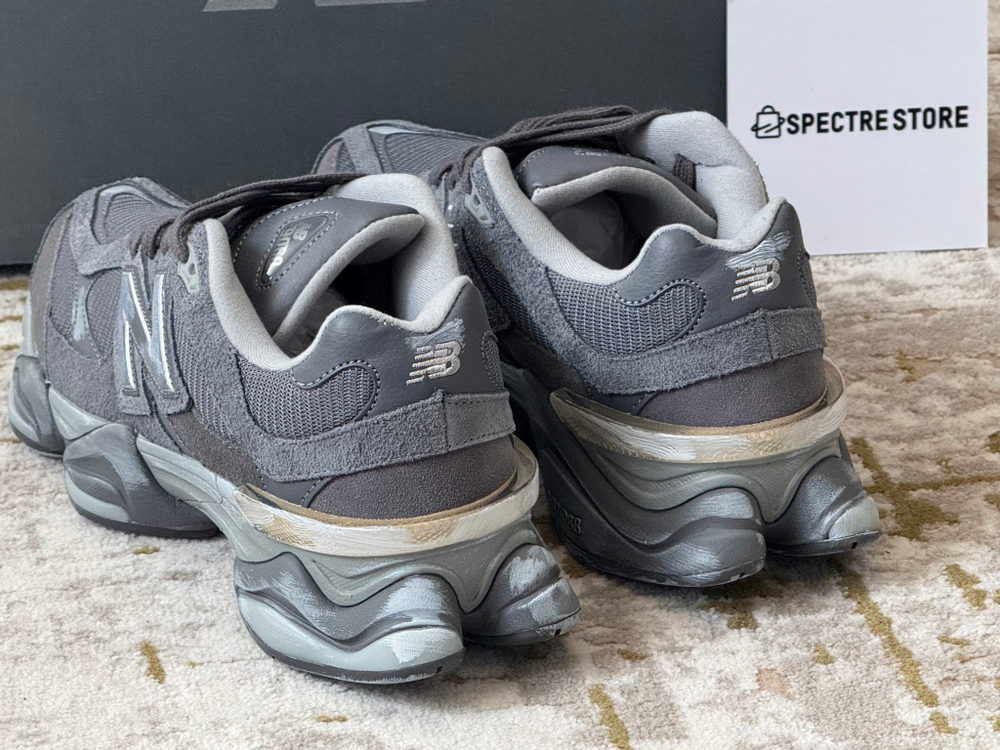New Balance 9060 Magnet