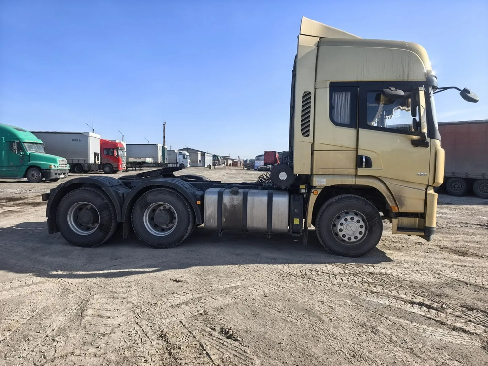 Shacman (Shaanxi) SX* 6x4 Седельный тягач SX42584V324 (Дизельный, 11,6 л, 423 л.с., МТ)