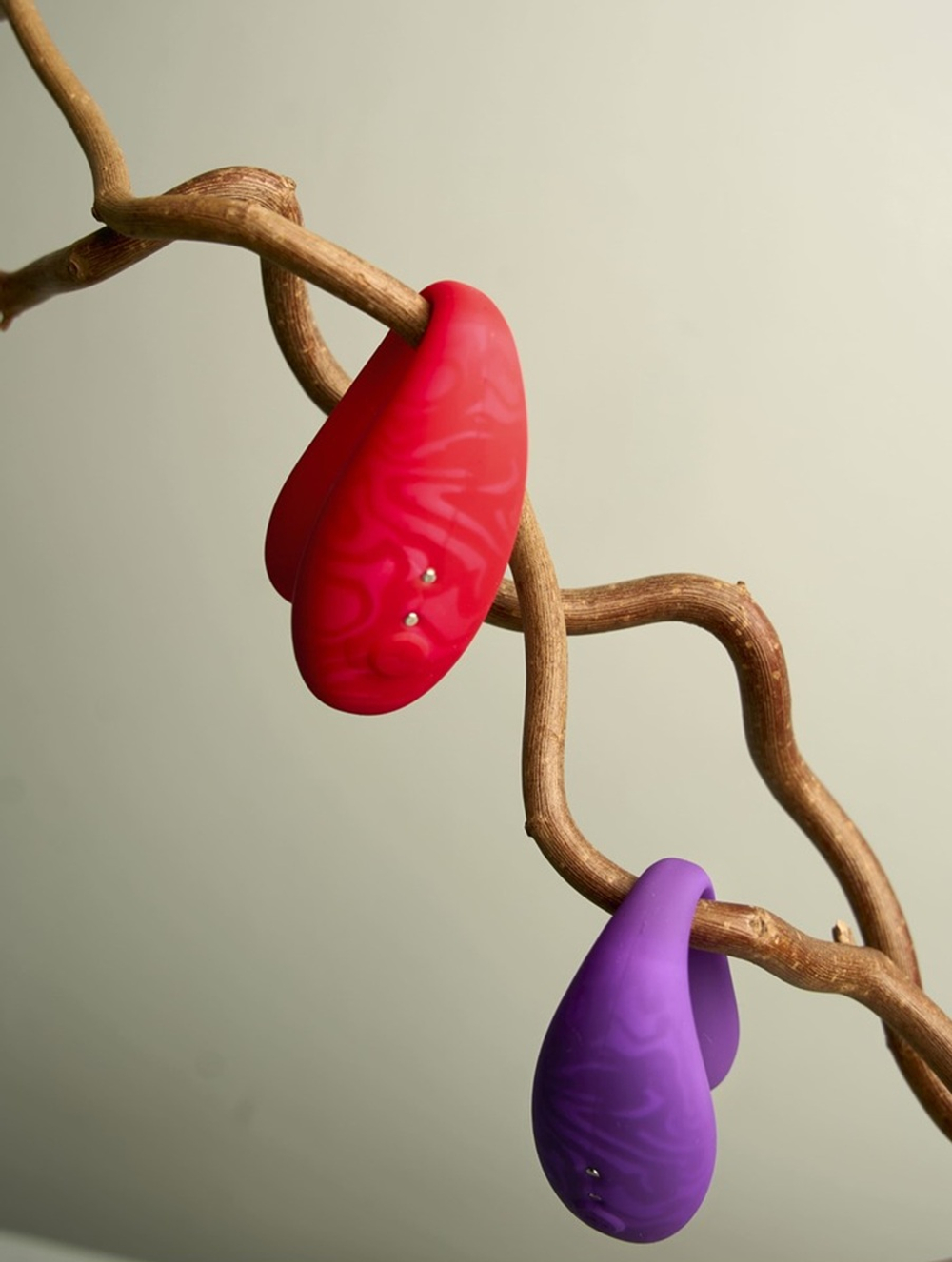 Вибромассажер для пар TWIN+ с управлением через приложение красный