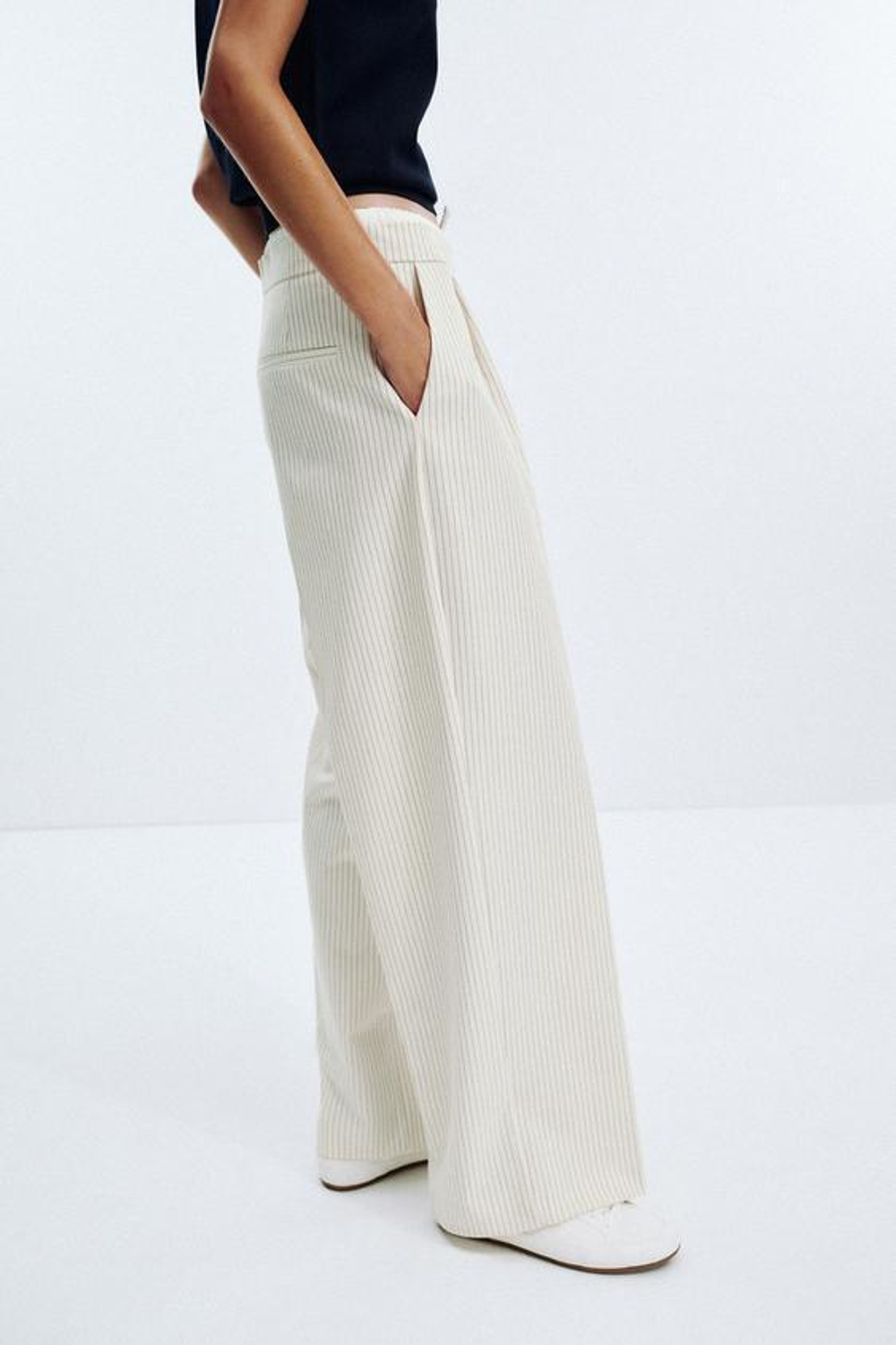 ZARA БРЮКИ-БОКСЕРЫ С КОНТРАСТНОЙ ДЕТАЛЬЮ, ЭКРЮ