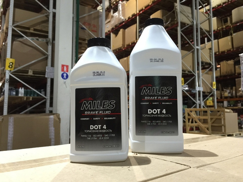 Универсальная синтетическая тормозная жидкость MILES 0.43 л.