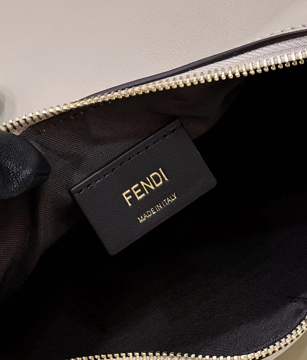 Fendi Fendigraphy Small 29 cm