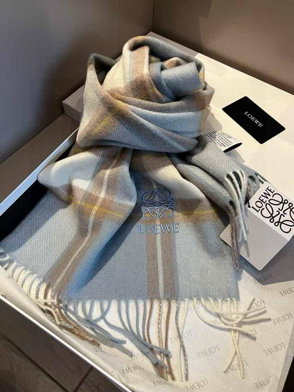 Шарф Loewe