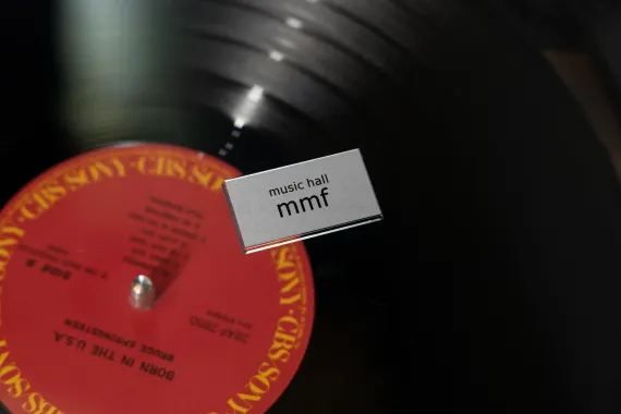 Music Hall MMF-3.3 SE Walnut