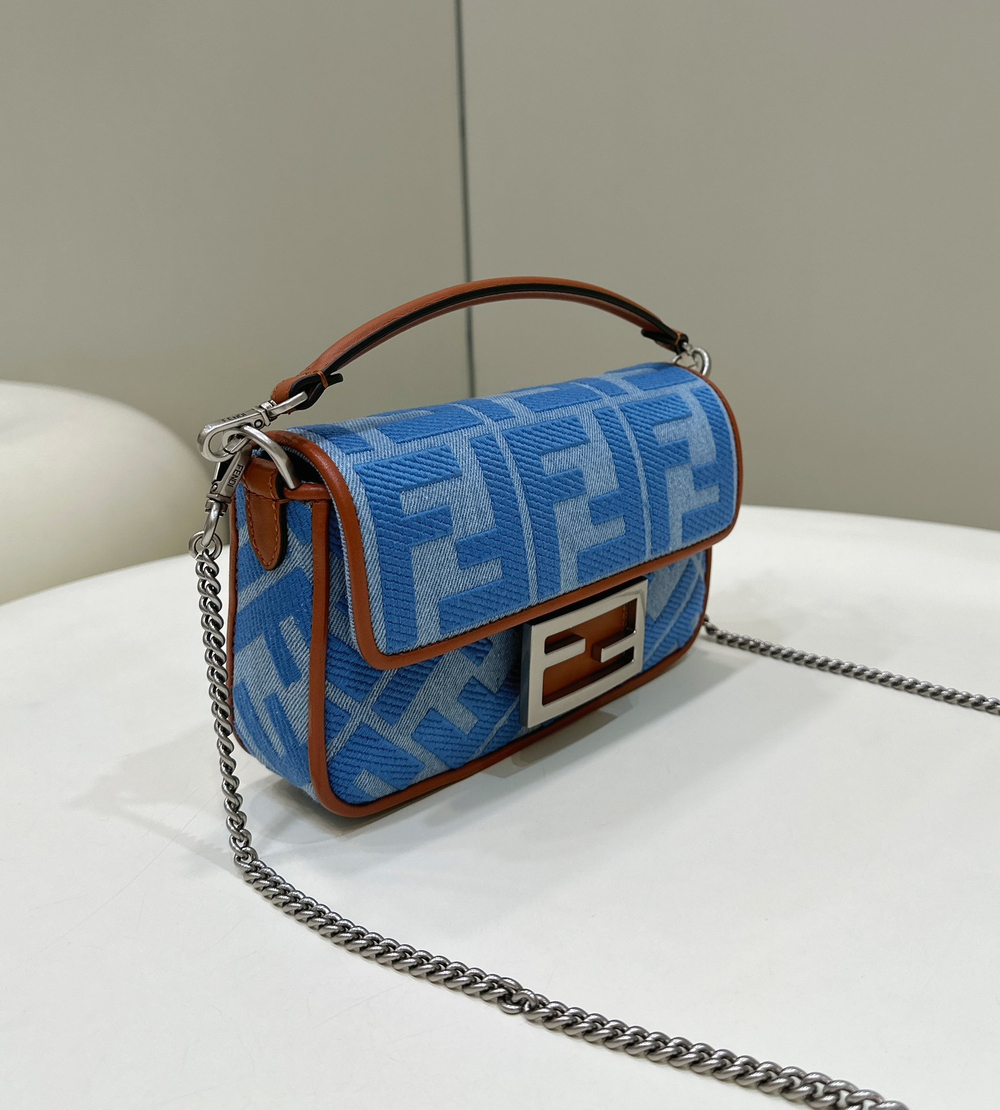 Fendi Baguette 19 cm