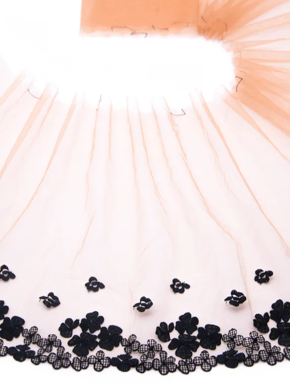 05-103 Вышивка на неэл. сетке 21 см, бежевый/черный