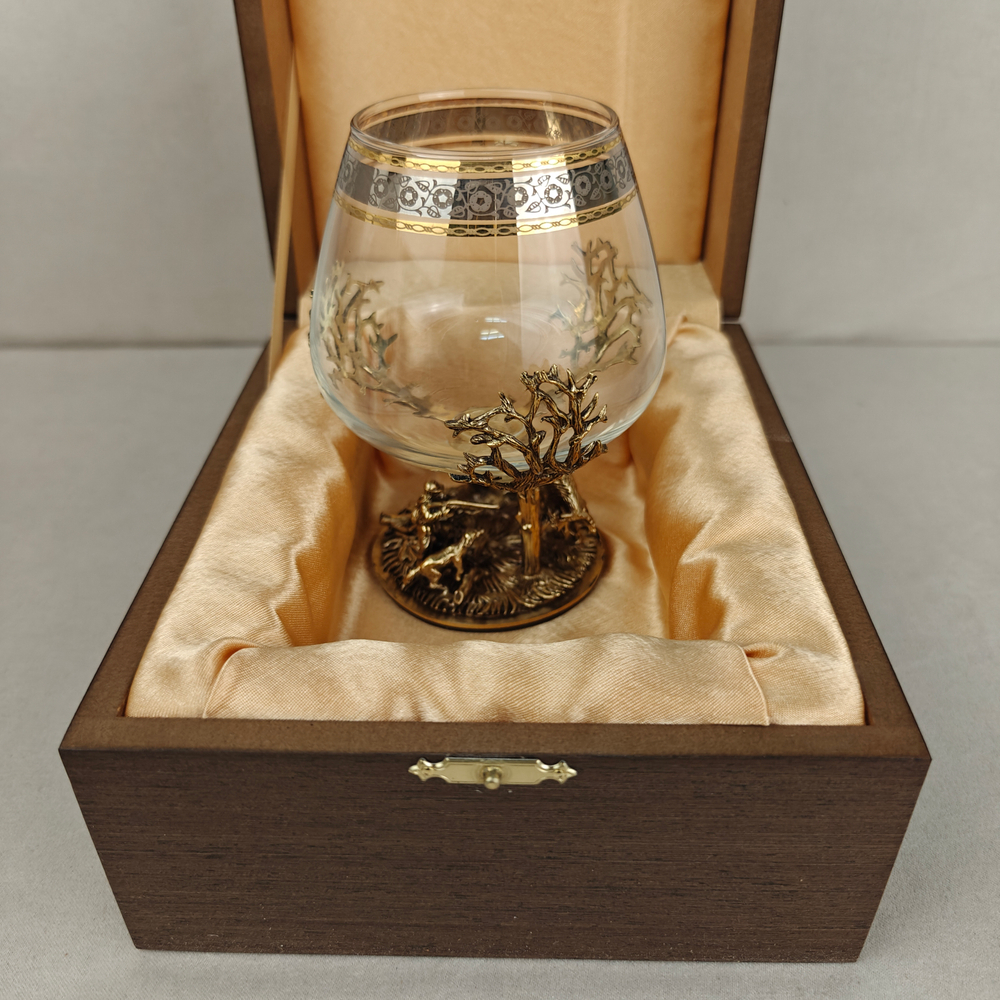 Бокал для коньяка "Охота на лося" в подарочном футляре
