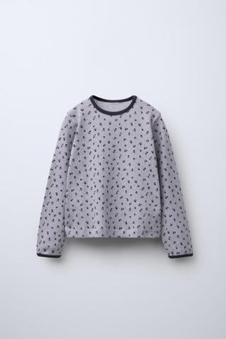 ZARA ФУТБОЛКА С ПЕРФОРАЦИЕЙ И ЦВЕТОЧНЫМ ПРИНТОМ, СЕРО-СИНИЙ