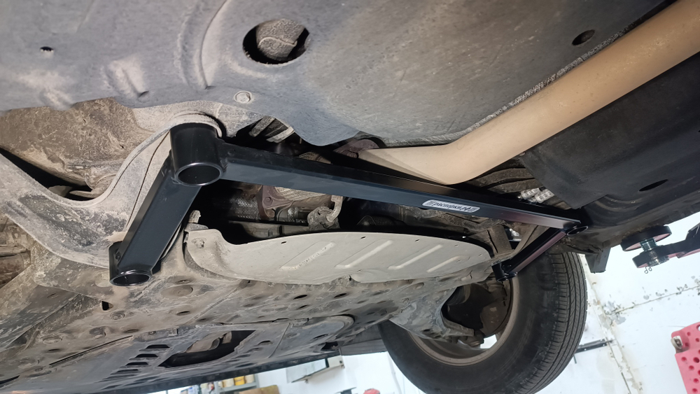 Усилитель переднего подрамника Kia Carnival 4 (ПОД ЗАКАЗ)