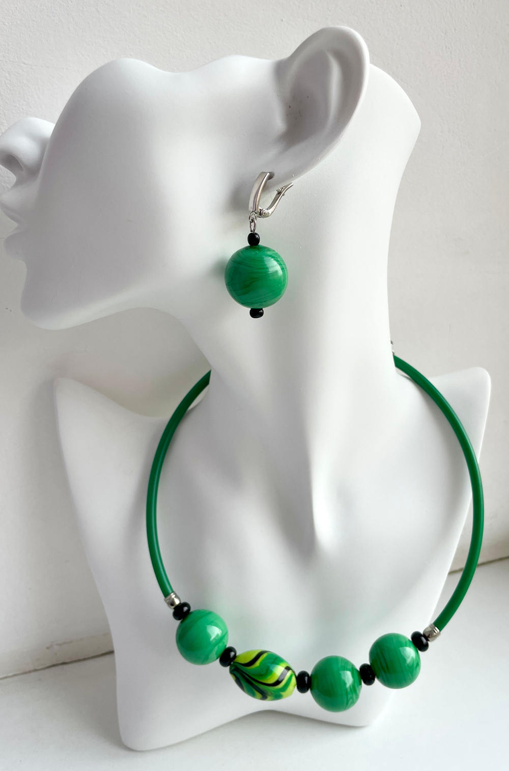 Комплект украшений из муранского стекла: колье, серьги