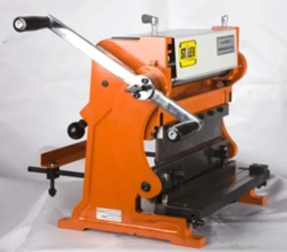 Трехосевые станочные тиски Optimum DAS 100