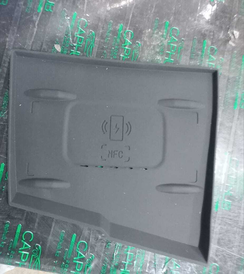 Силиконовый коврик для без проводной зарядки Zeekr 001