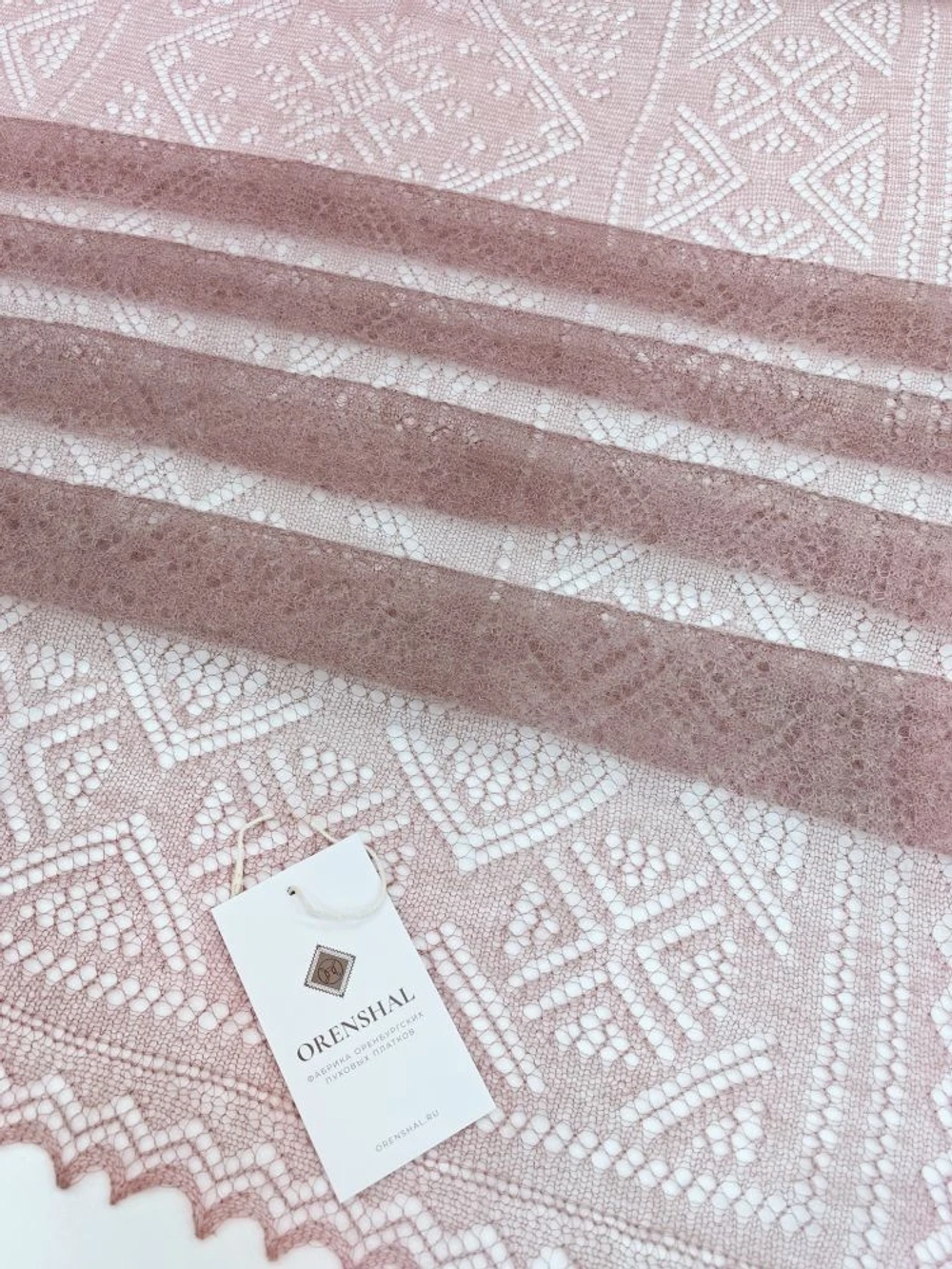 Оренбургский пуховый палантин А16070-06 магнолия