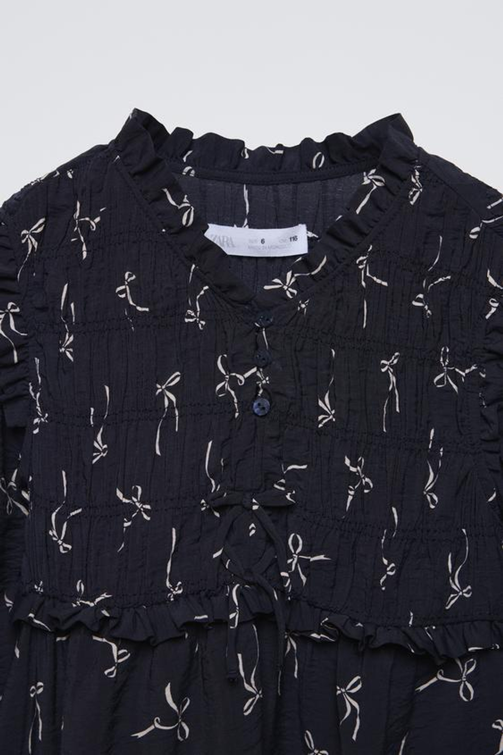 ZARA ПЛАТЬЕ С ПРИНТОМ «БАНТЫ» И СБОРКАМИ, СИНИЙ