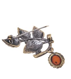 AM-4059 Брошь «Веточка Тополь» (латунь, янтарь)