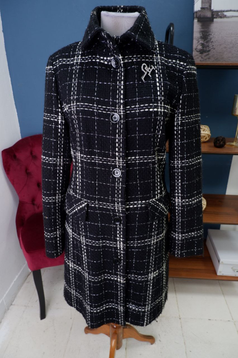 Пальто Roccobarocco на осень 46 размер