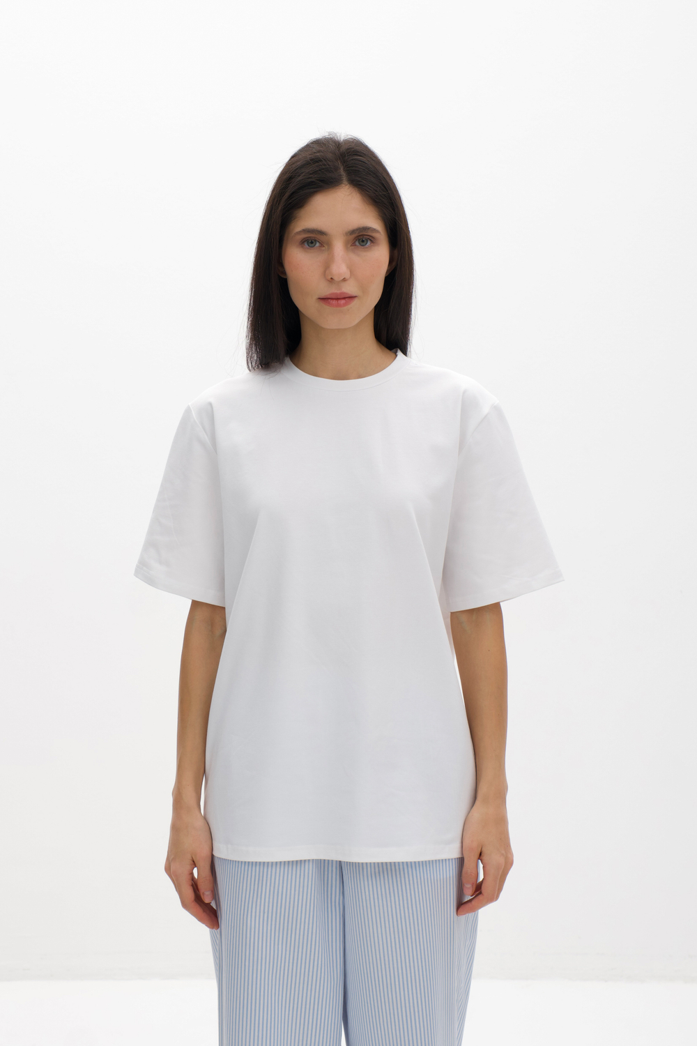 Футболка Лира. Цвет белый. Дефект полотна по спинке. №90