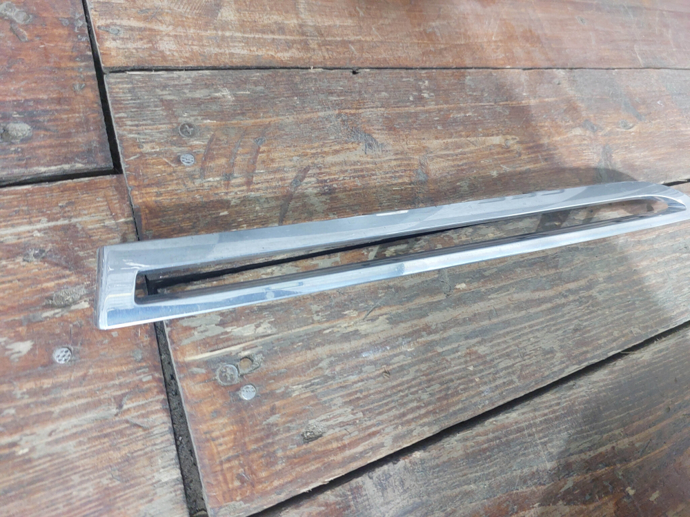 Молдинг решетки радиатора Mercedes GLE (V167) 18-нв Б/У Оригинал A1678854803