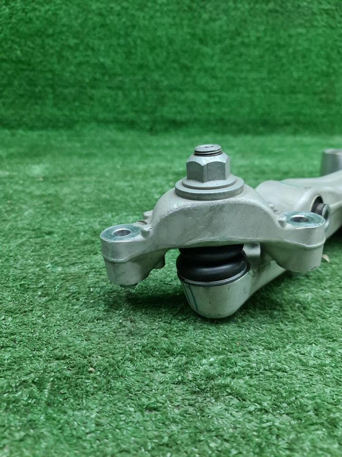 Рычаг передний правый Lixiang L9 (2022-н.в.)