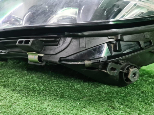 Фара левая Mercedes GLE W166 (2015-2018) LED (В пленке)