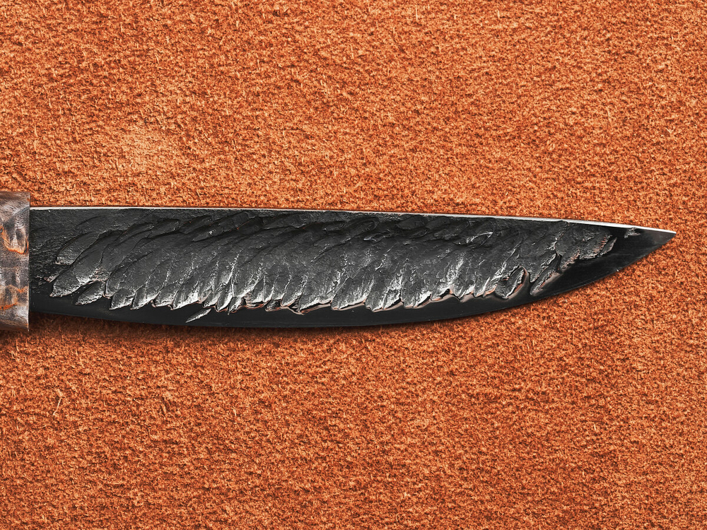 Якутский нож "Амга", сталь Х12МФ, рукоять пепельная стабилизированная карельская береза / акрил янтарь