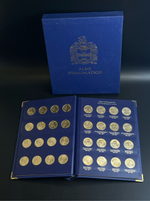 Коллекция монет 1 доллар Президенты США в альбоме с футляром Albo Numismatico. В альбоме 38 юбилейных монет номиналом 1 $ США