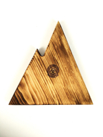 Деревянная менажница из кедра с эпоксидной смолой